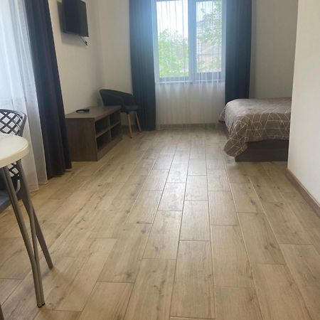 Four Rooms Apartments Čerkasy Esterno foto