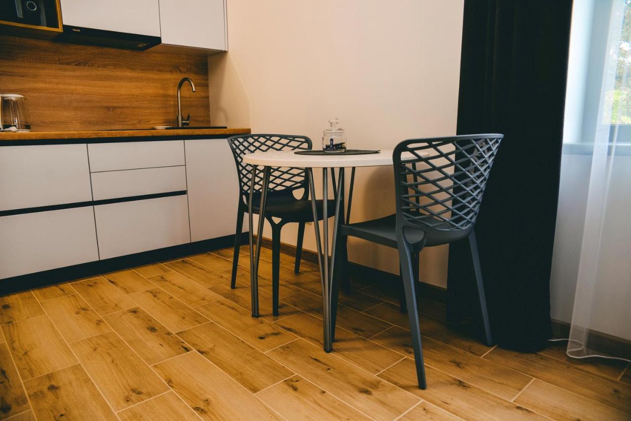 Four Rooms Apartments Čerkasy Esterno foto