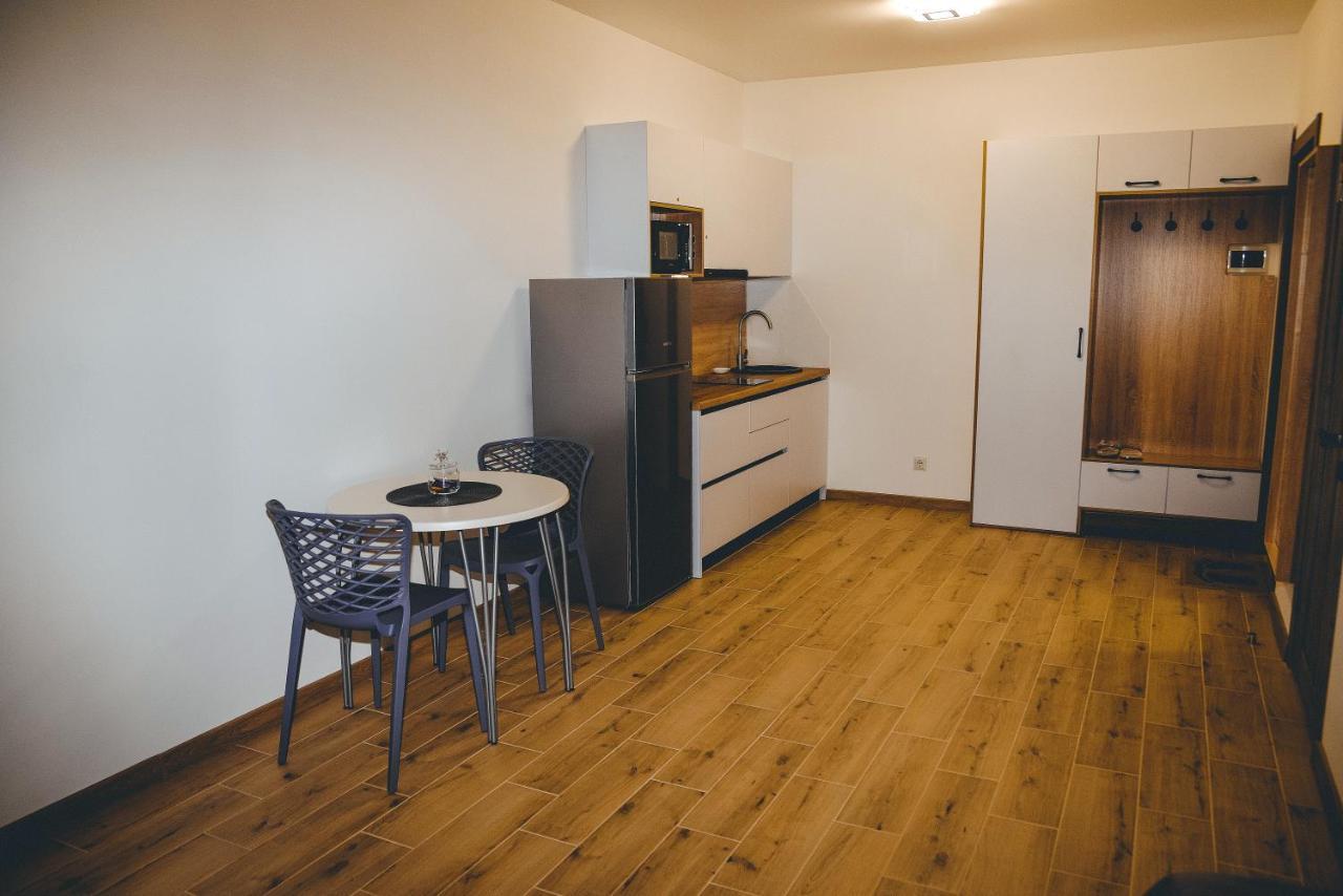 Four Rooms Apartments Čerkasy Esterno foto