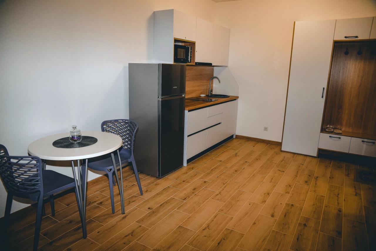 Four Rooms Apartments Čerkasy Esterno foto
