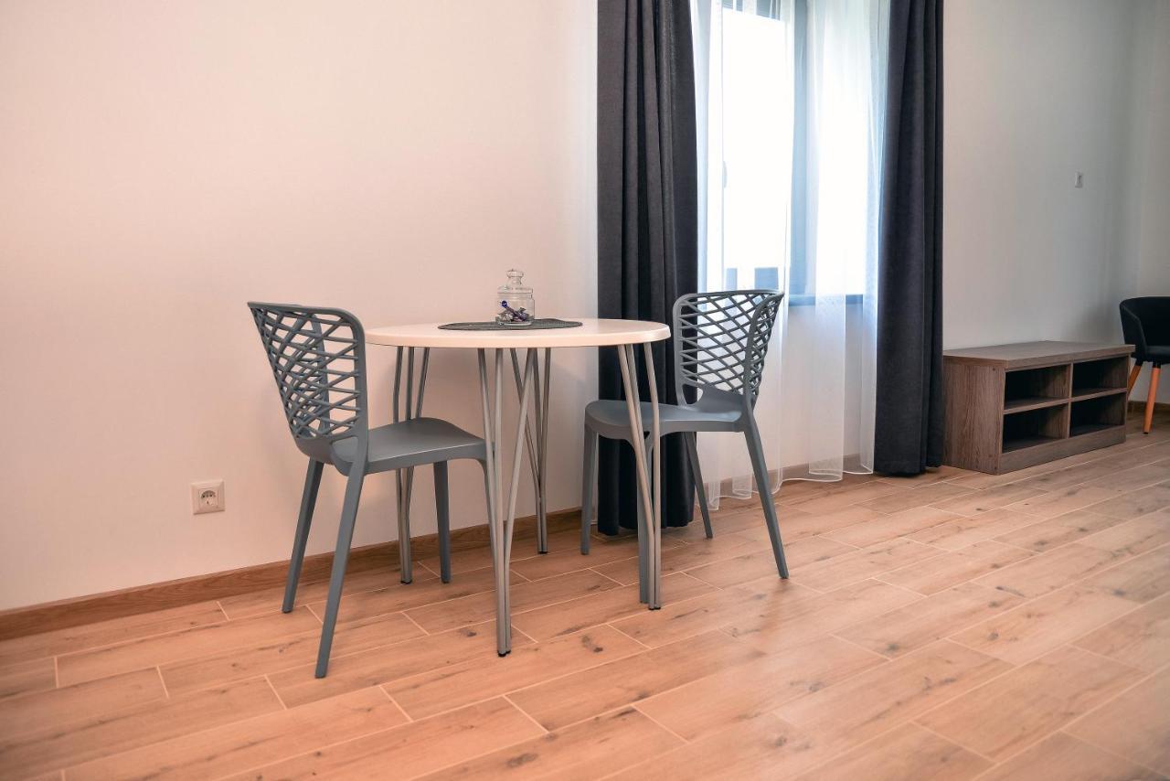Four Rooms Apartments Čerkasy Esterno foto
