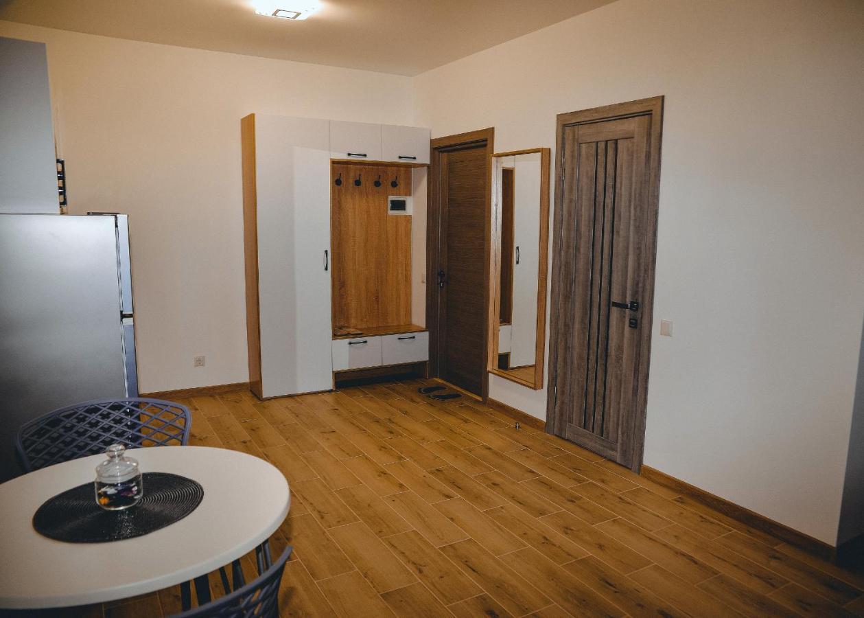 Four Rooms Apartments Čerkasy Esterno foto